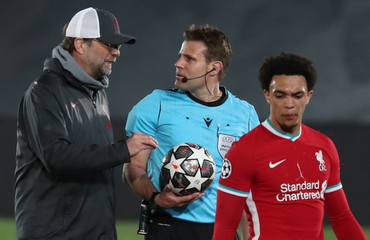 威利·梅斯（Willie Mays）在 1954 年世界大赛上演“惊天接杀（The Catch）”，被誉为史上最强守备瞬间