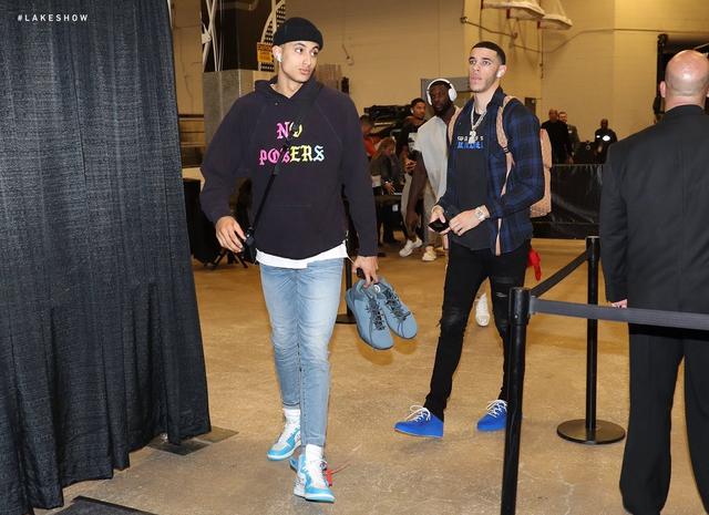 欧冠进球榜更新：莱万连续进球,