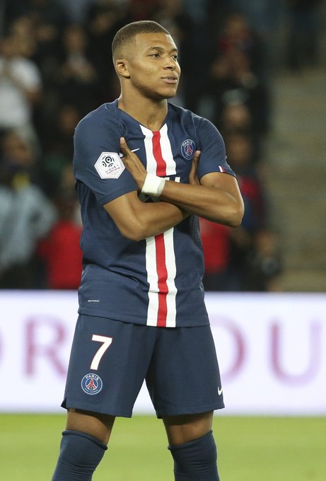 2025 赛季回顾：大谷翔平在夺冠庆典上向球迷承诺，2026 年将以“最强二刀流”回归