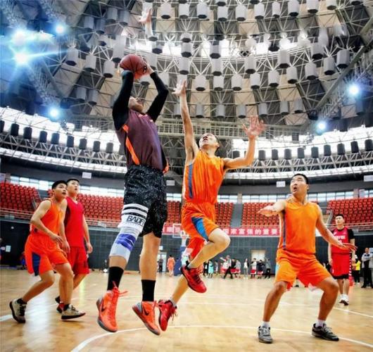 详解棒球规则中的“替补球员名额”及其在季后赛的特殊变动