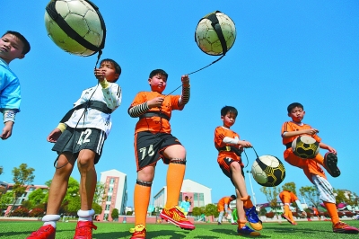 2米08却终身0扣篮！绝杀只需1球！拥有47.8%三分王却无人问津？