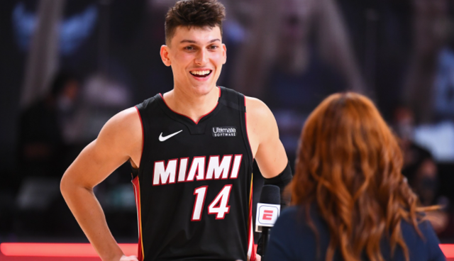 TA：曼城将关注中卫位置，斯通斯、阿克预计今夏离队